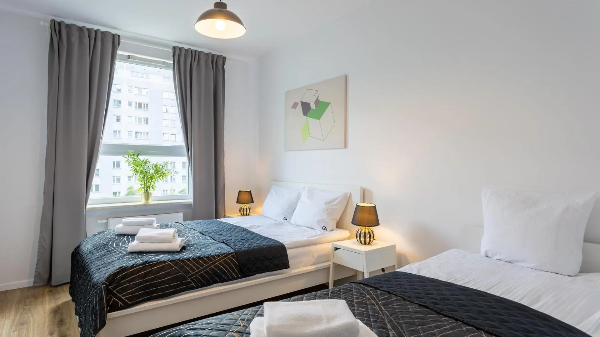 Golden Apartments Warsaw - Big And Bright Stylish Apartments - City Center - Pereca