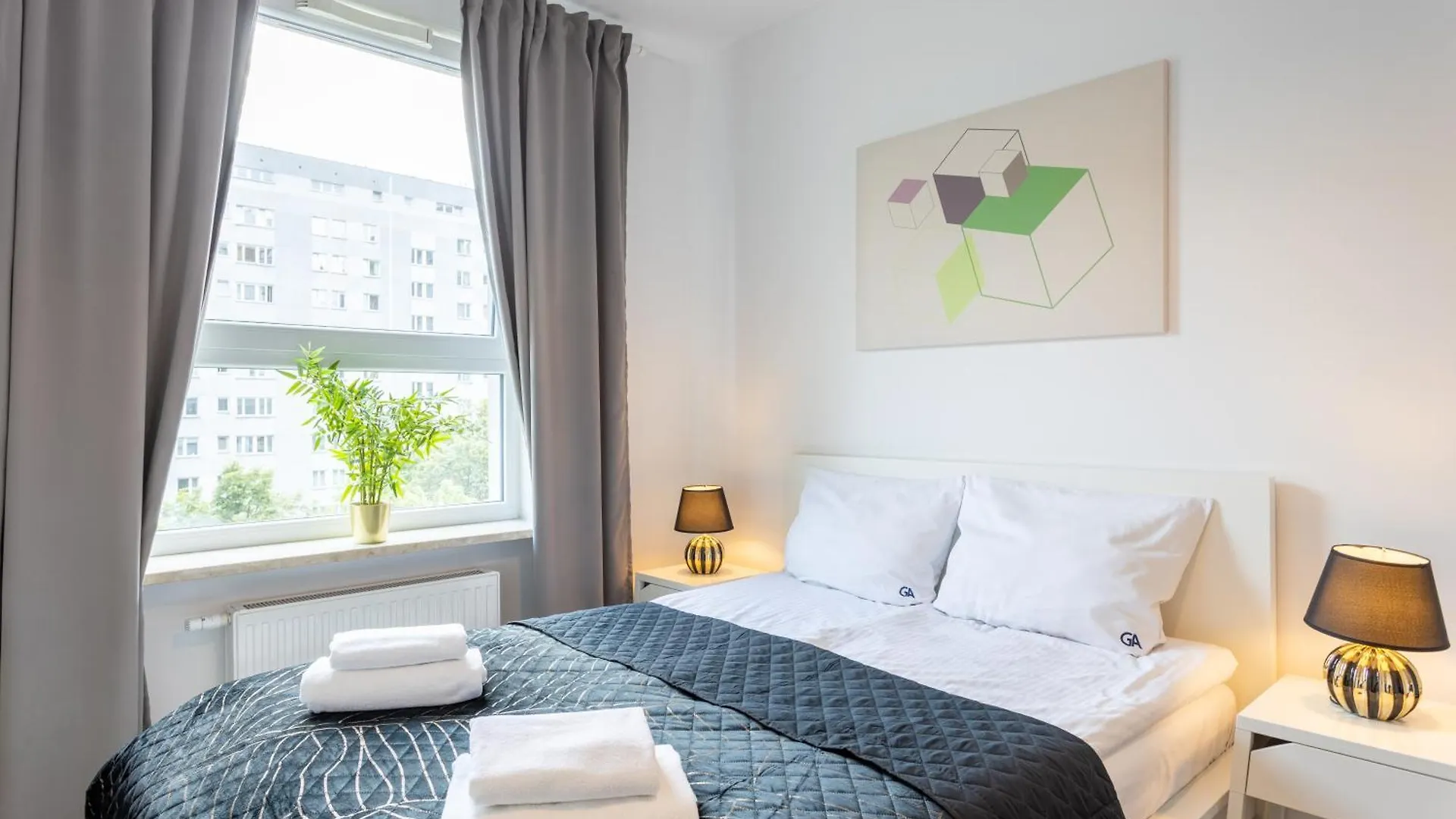 Golden Apartments Warsaw - Big And Bright Stylish Apartments - City Center - Pereca Polonia