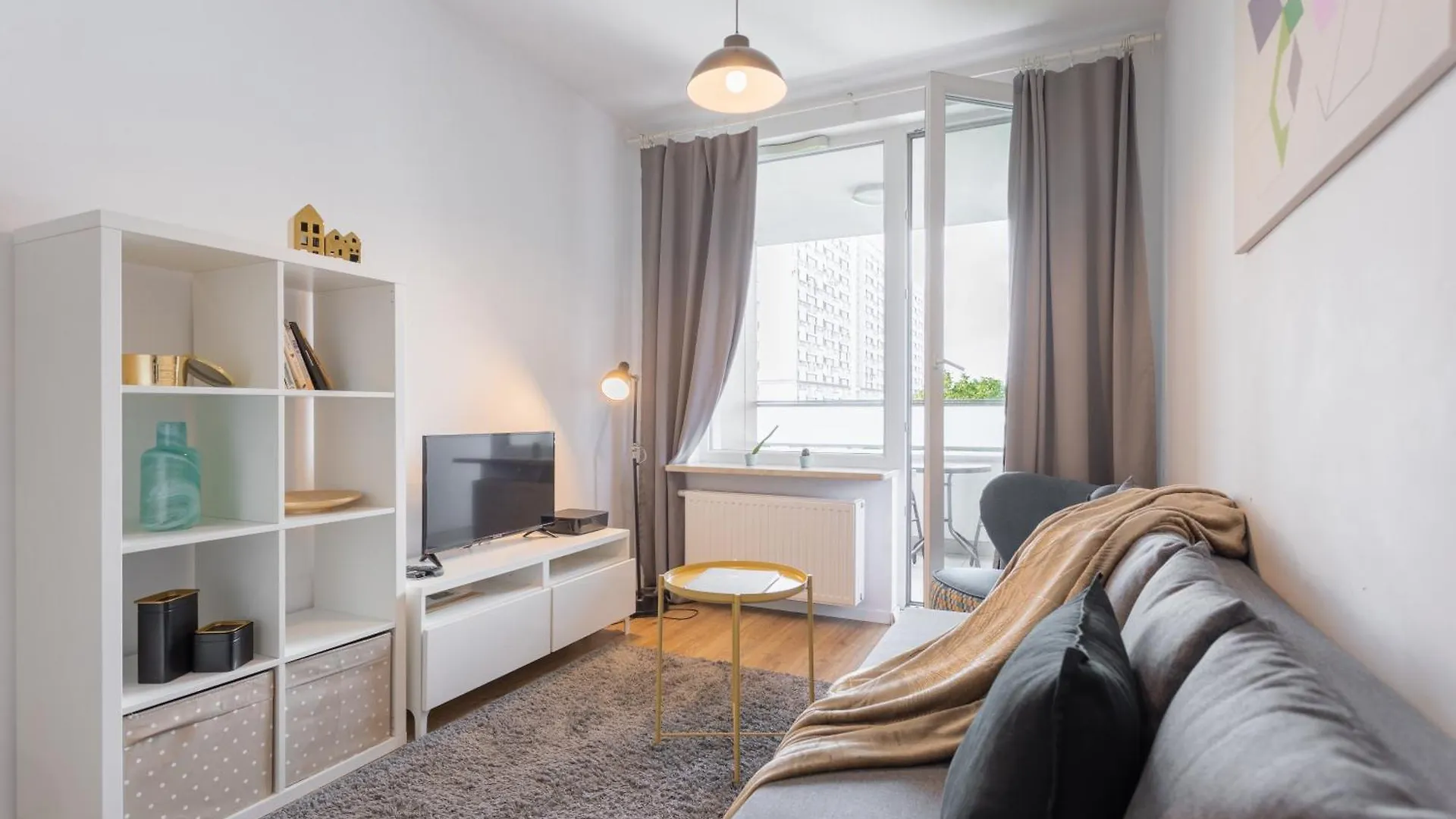 Golden Apartments Warsaw - Big And Bright Stylish Apartments - City Center - Pereca Polonia