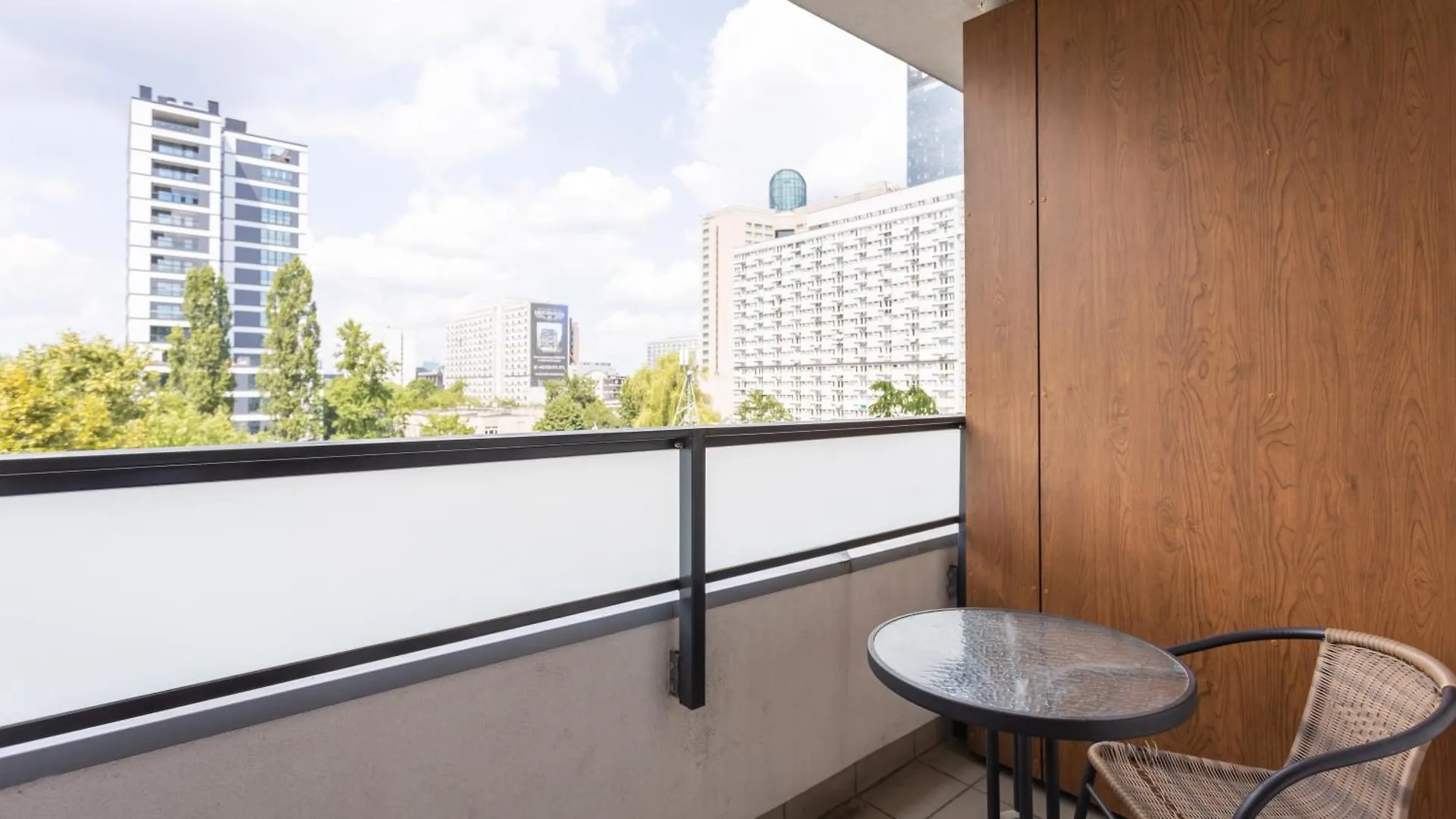 Golden Apartments Warsaw - Big And Bright Stylish Apartments - City Center - Pereca