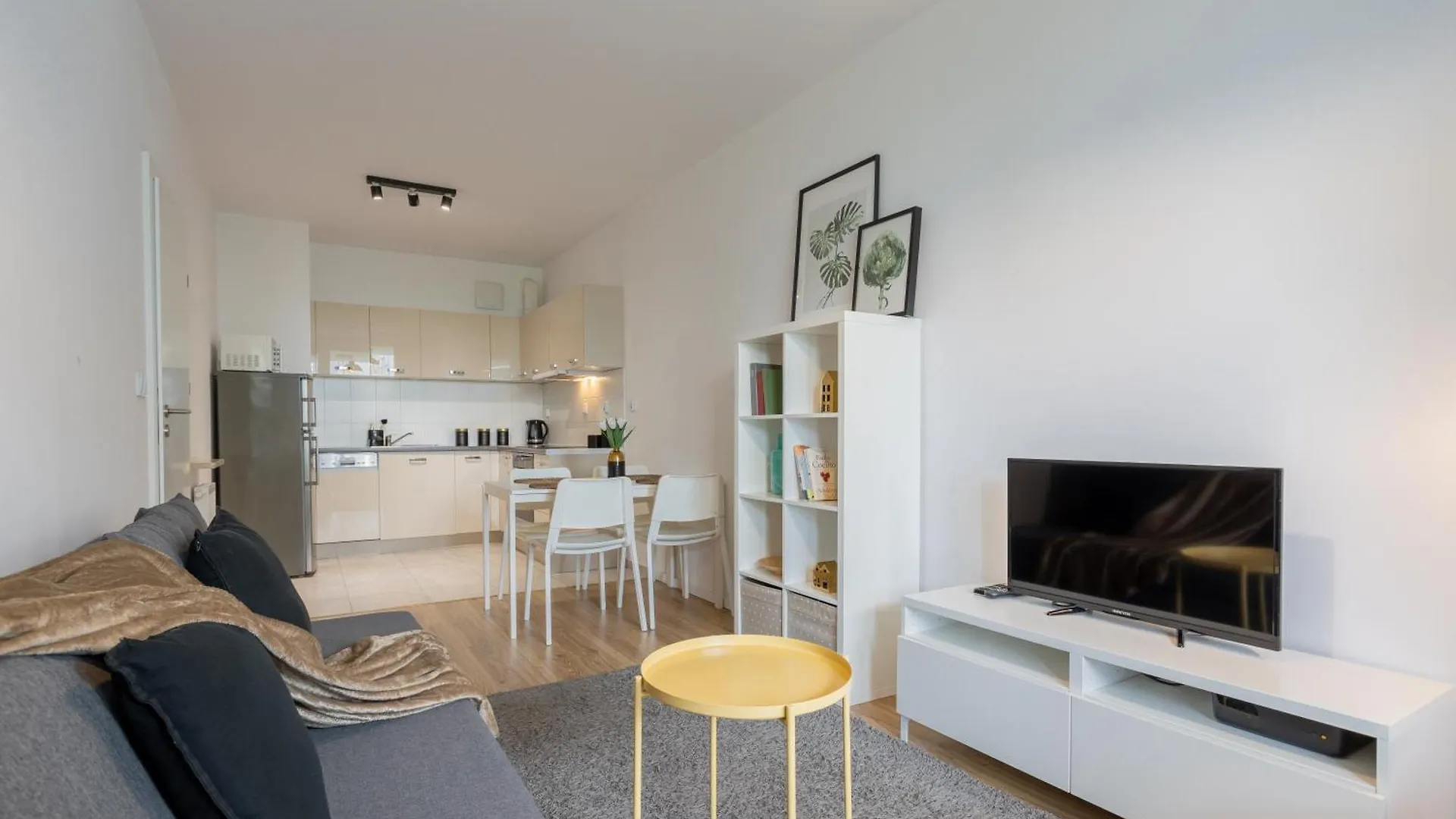 Golden Apartments Warsaw - Big And Bright Stylish Apartments - City Center - Pereca