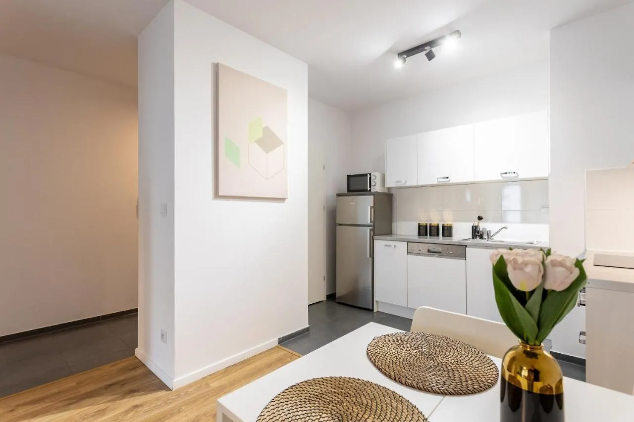 Golden Apartments Warsaw - Big And Bright Stylish Apartments - City Center - Pereca