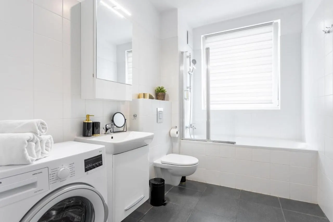 Golden Apartments Warsaw - Big And Bright Stylish Apartments - City Center - Pereca 0*,