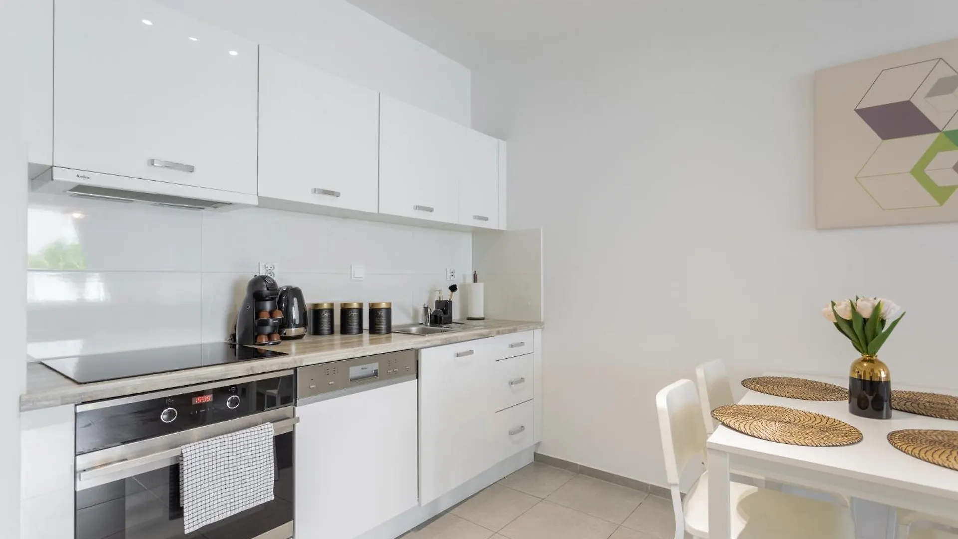 Golden Apartments Warsaw - Big And Bright Stylish Apartments - City Center - Pereca Polonia