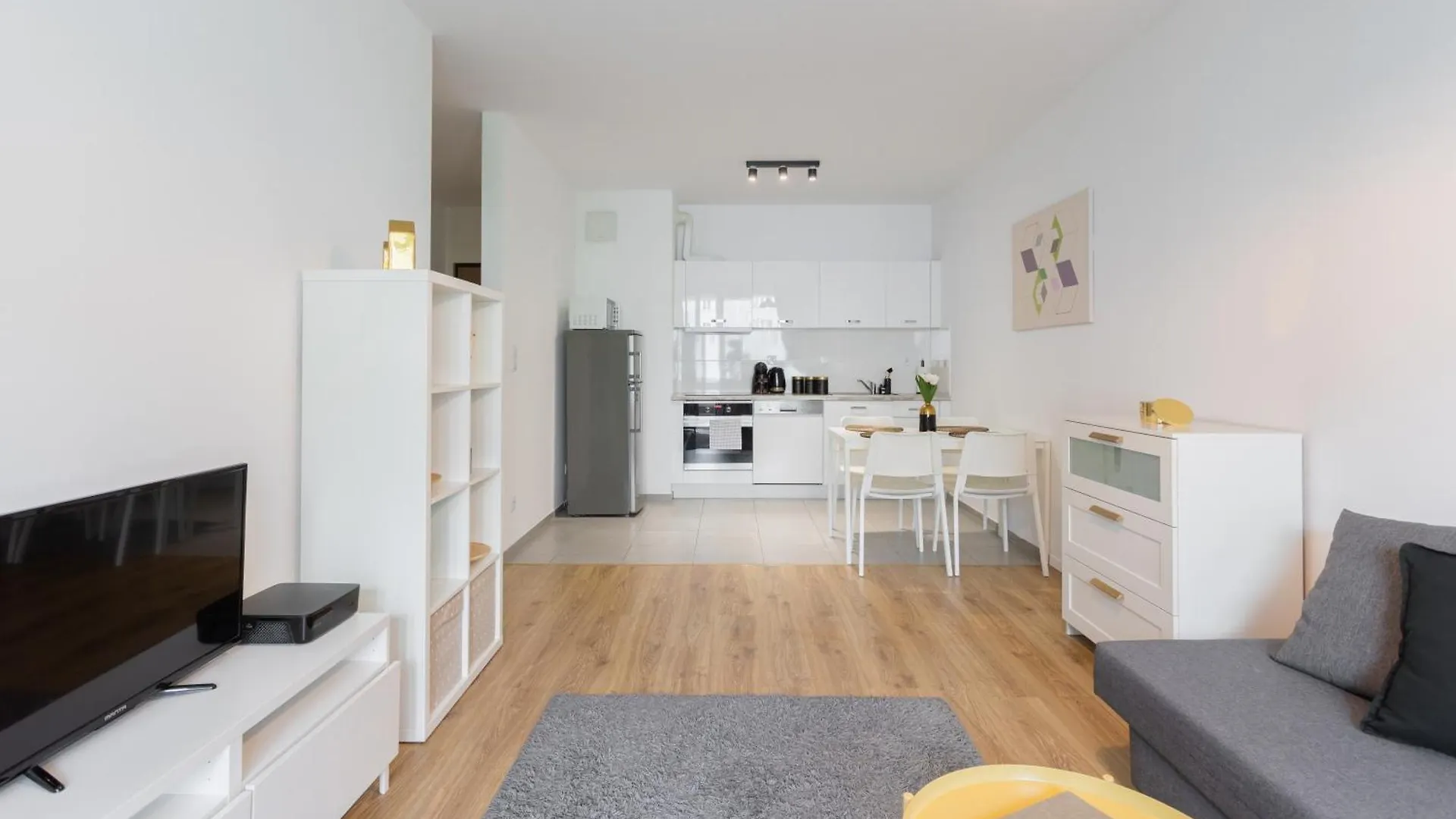 Golden Apartments Warsaw - Big And Bright Stylish Apartments - City Center - Pereca