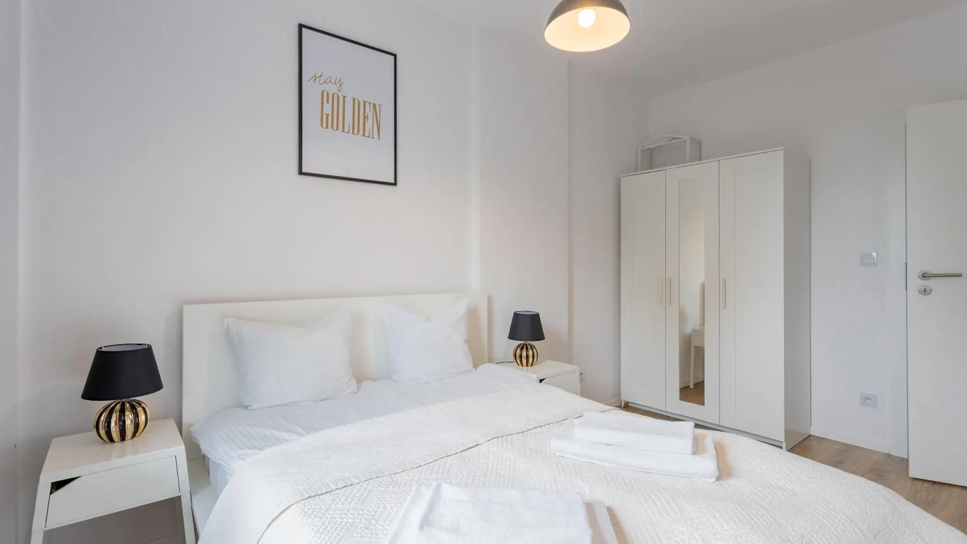 Golden Apartments Warsaw - Big And Bright Stylish Apartments - City Center - Pereca 0*,  Polonia