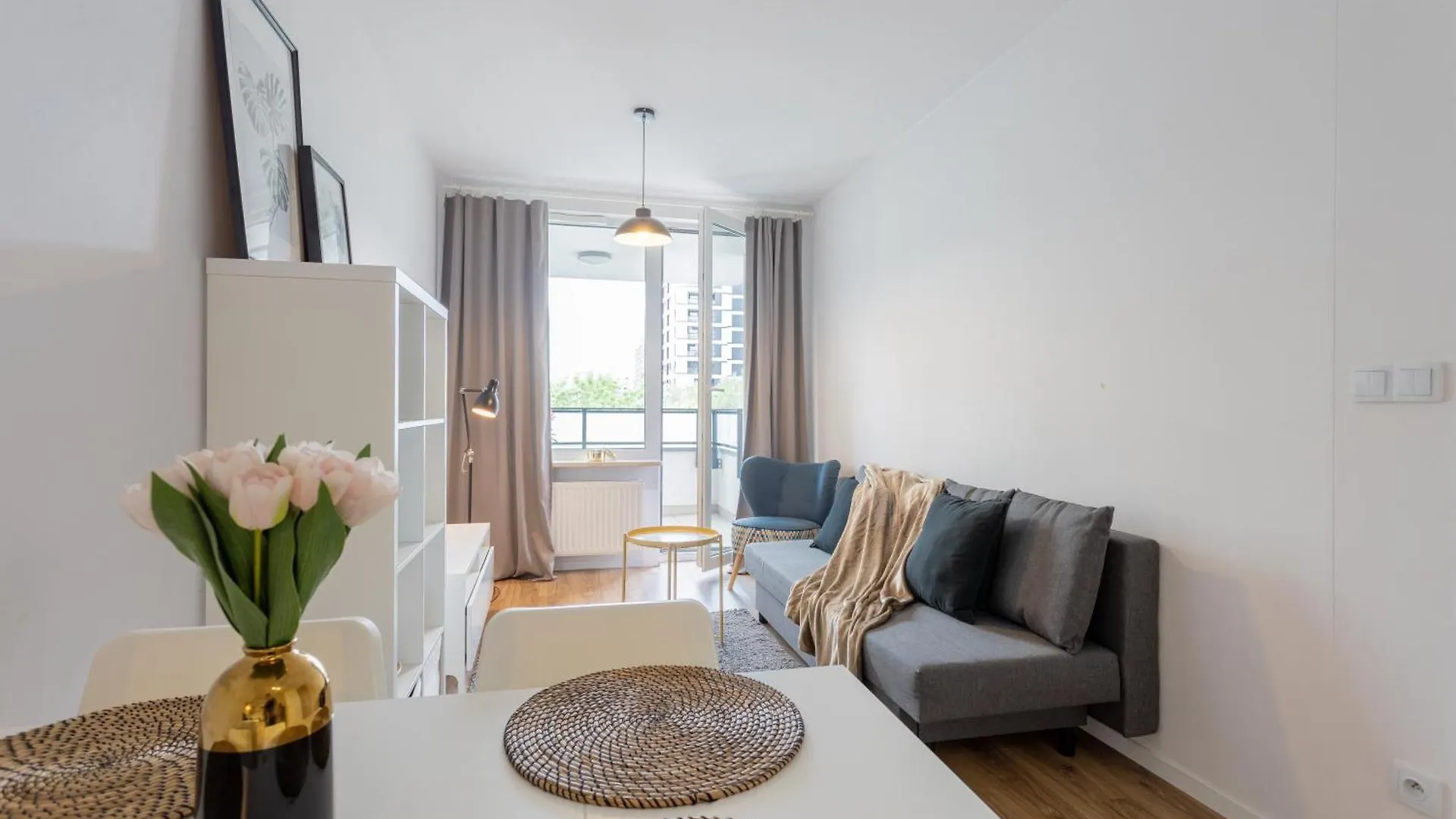 Golden Apartments Warsaw - Big And Bright Stylish Apartments - City Center - Pereca Polonia