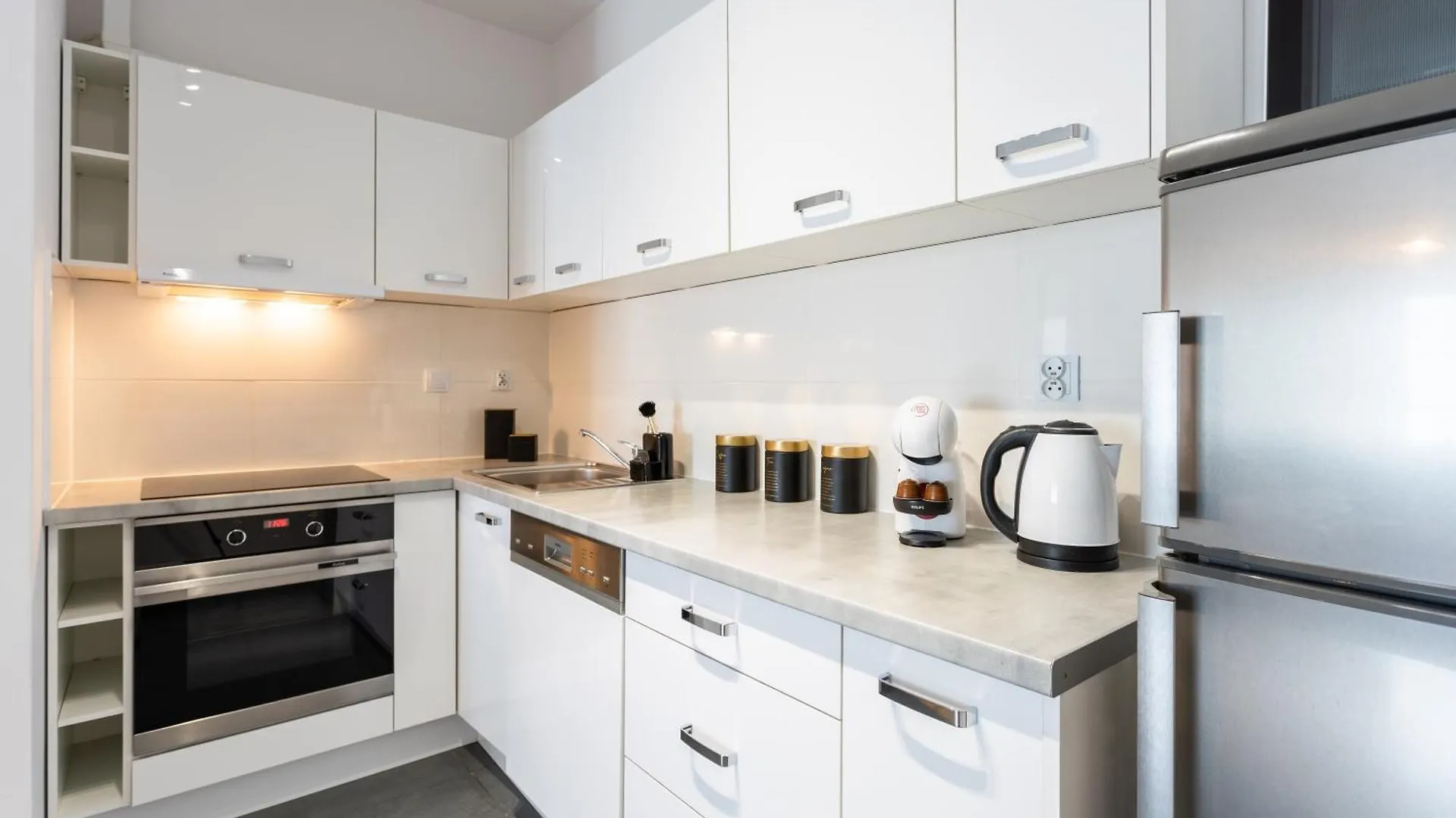 Golden Apartments Warsaw - Big And Bright Stylish Apartments - City Center - Pereca