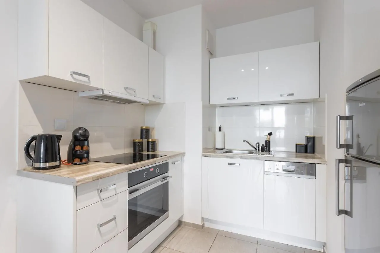 Golden Apartments Warsaw - Big And Bright Stylish Apartments - City Center - Pereca