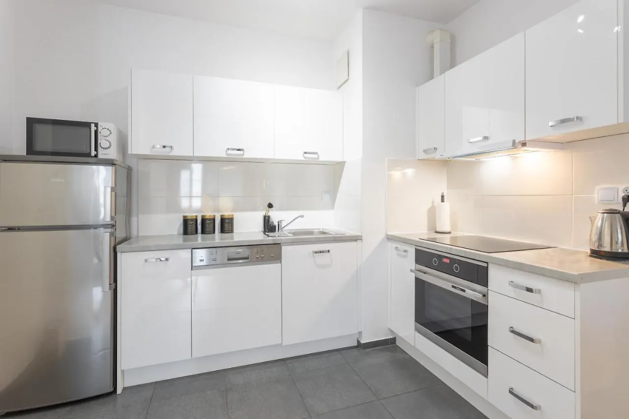 Golden Apartments Warsaw - Big And Bright Stylish Apartments - City Center - Pereca Poland