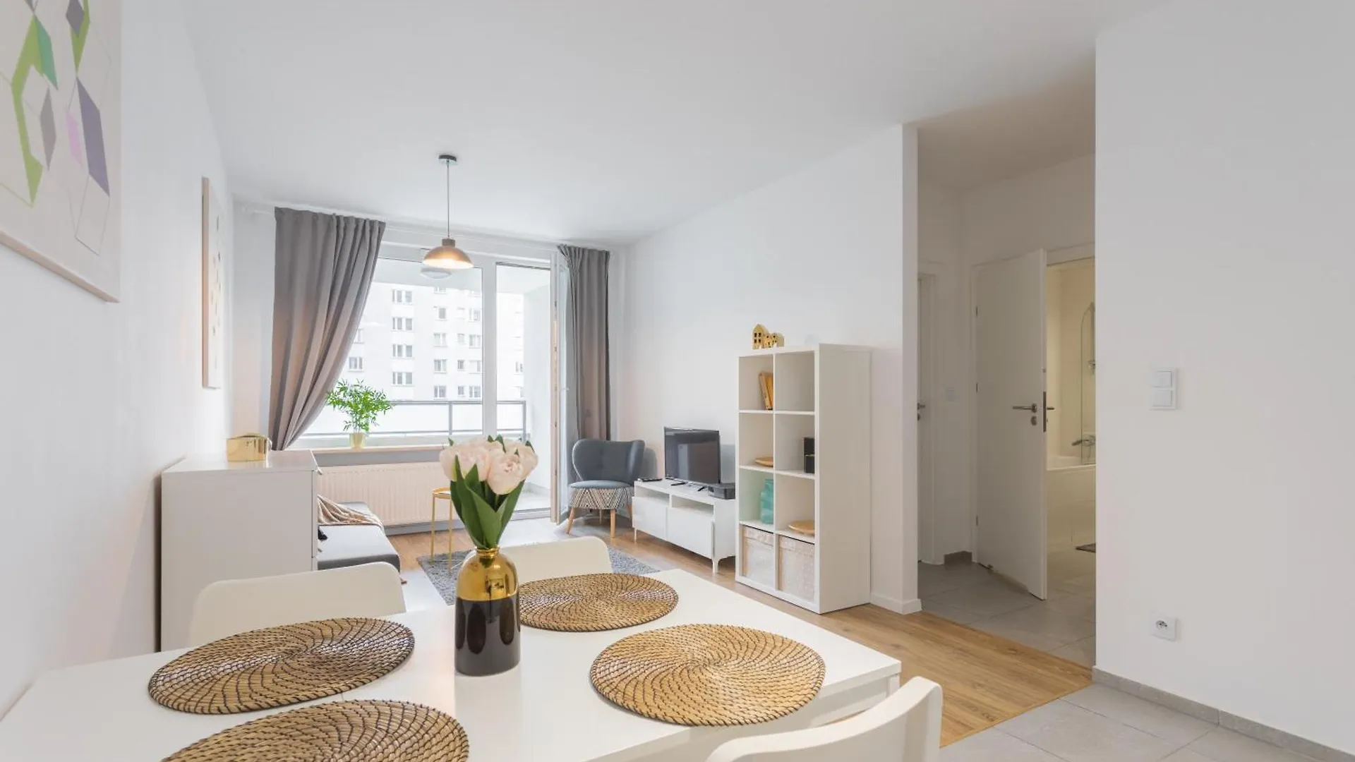 Golden Apartments Warsaw - Big And Bright Stylish Apartments - City Center - Pereca Poland
