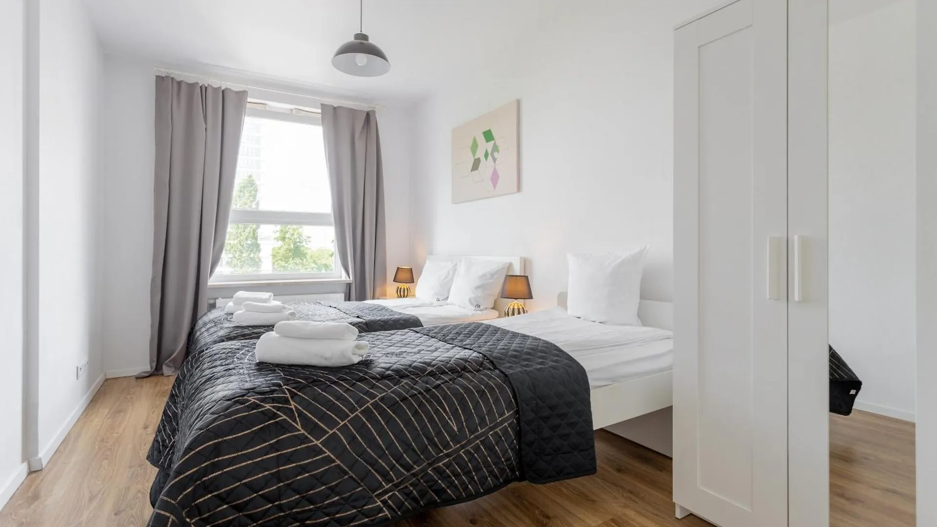 Golden Apartments Warsaw - Big And Bright Stylish Apartments - City Center - Pereca