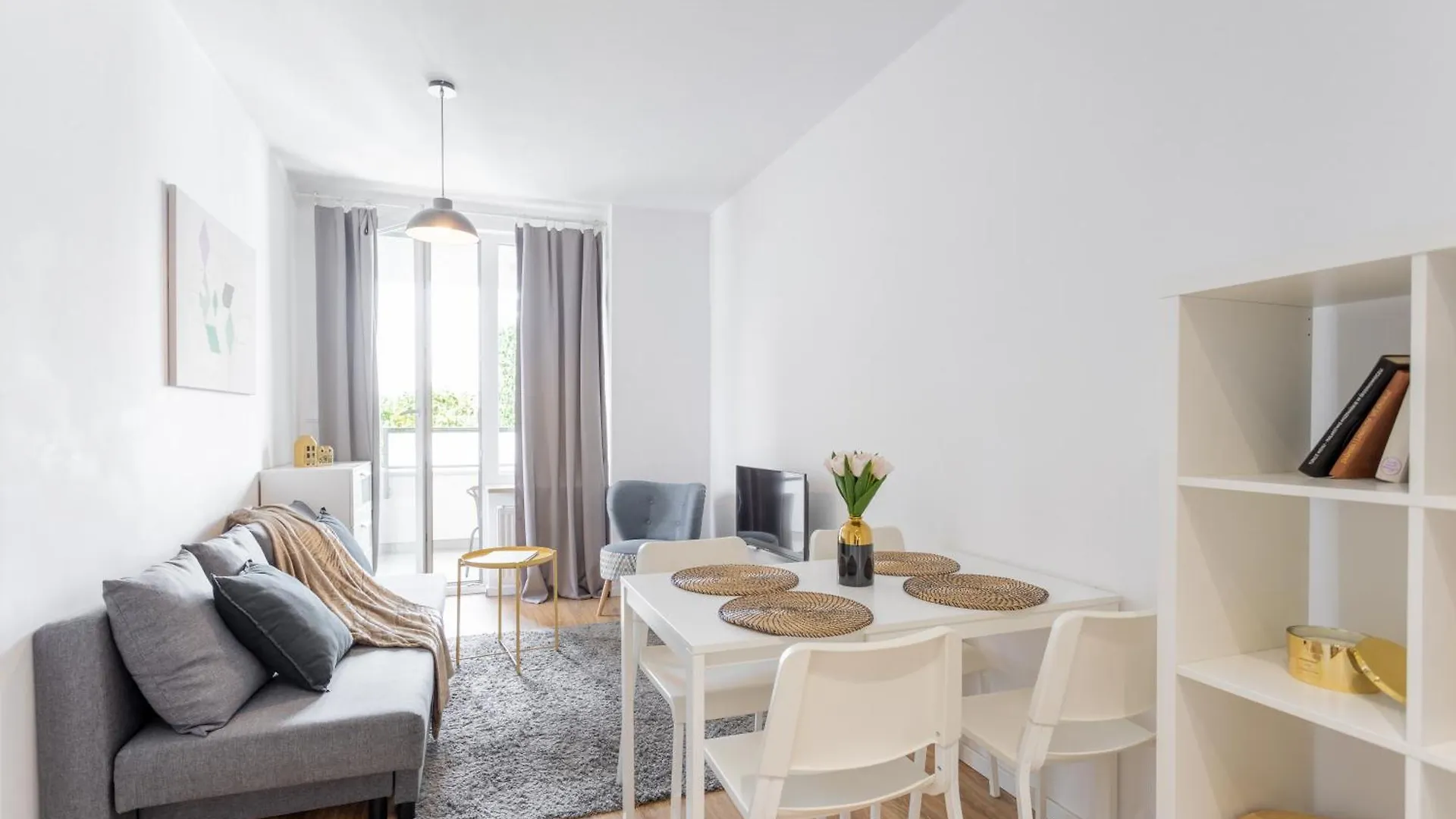 Golden Apartments Warsaw - Big And Bright Stylish Apartments - City Center - Pereca