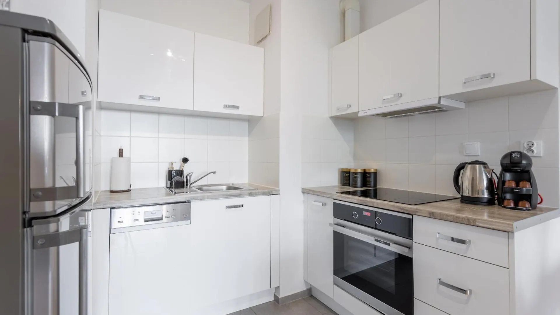 Golden Apartments Warsaw - Big And Bright Stylish Apartments - City Center - Pereca