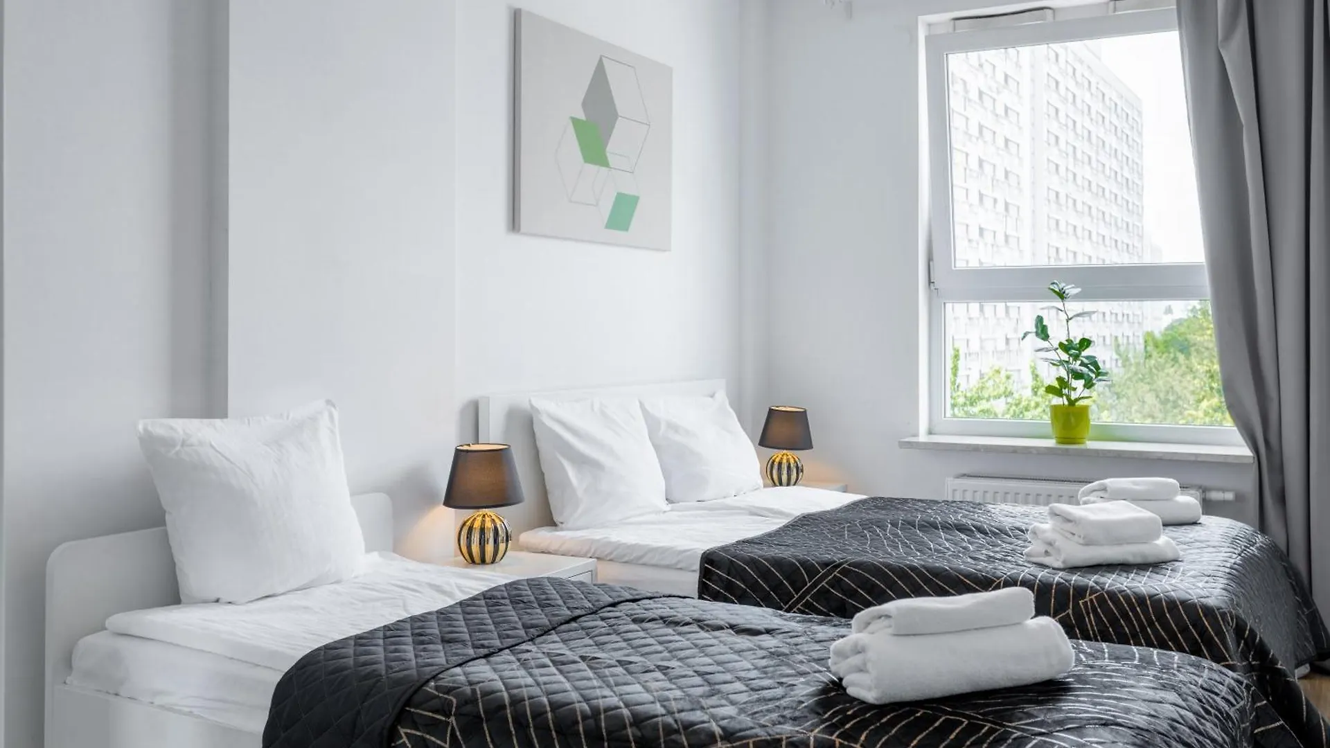 Golden Apartments Warsaw - Big And Bright Stylish Apartments - City Center - Pereca