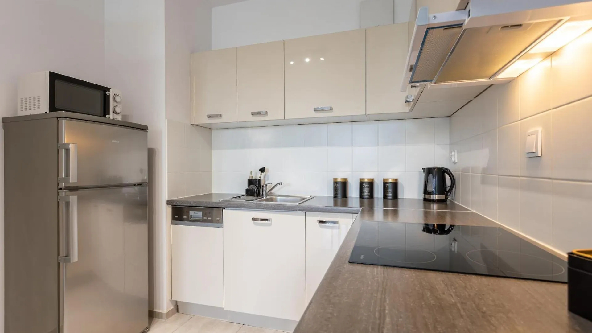 Golden Apartments Warsaw - Big And Bright Stylish Apartments - City Center - Pereca
