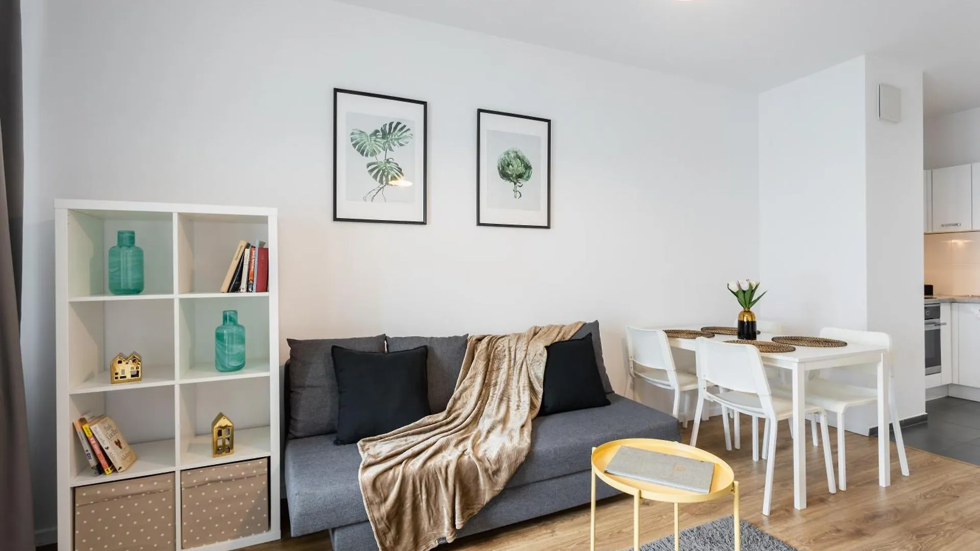 Golden Apartments Warsaw - Big And Bright Stylish Apartments - City Center - Pereca Poland
